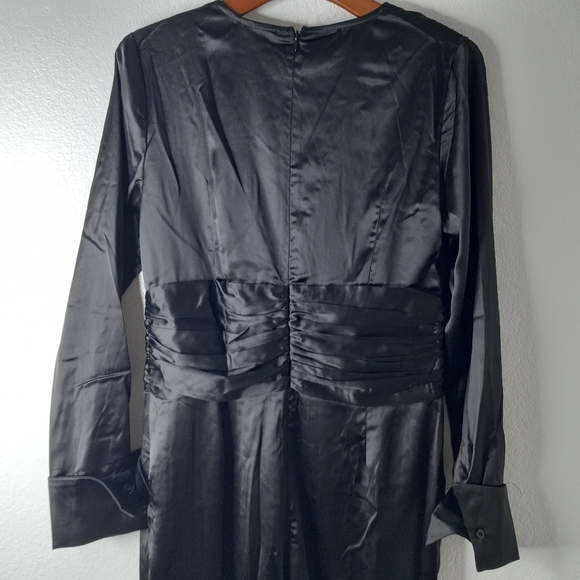 Fashion Nova L What You Don't See Satin Jumpsuit New in Black - Picture 4 of 11